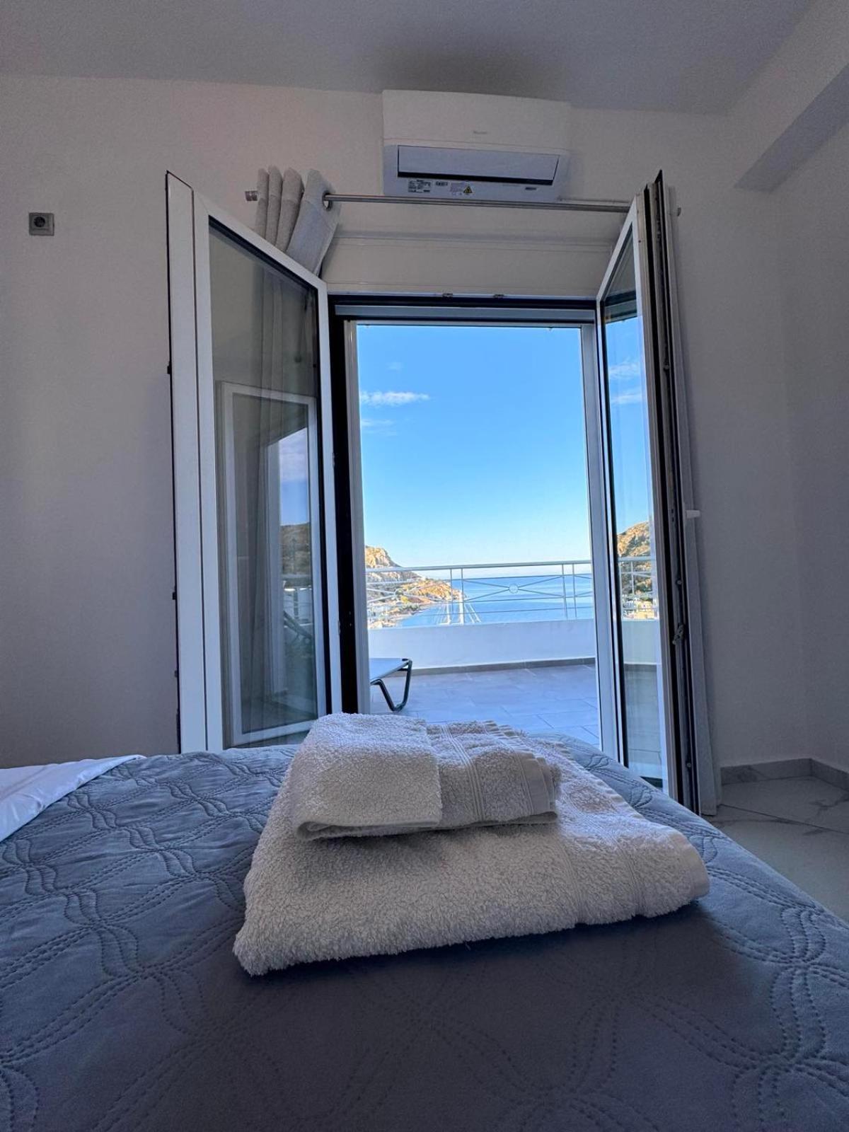 Infinity Blue Suite Panteli Eksteriør billede